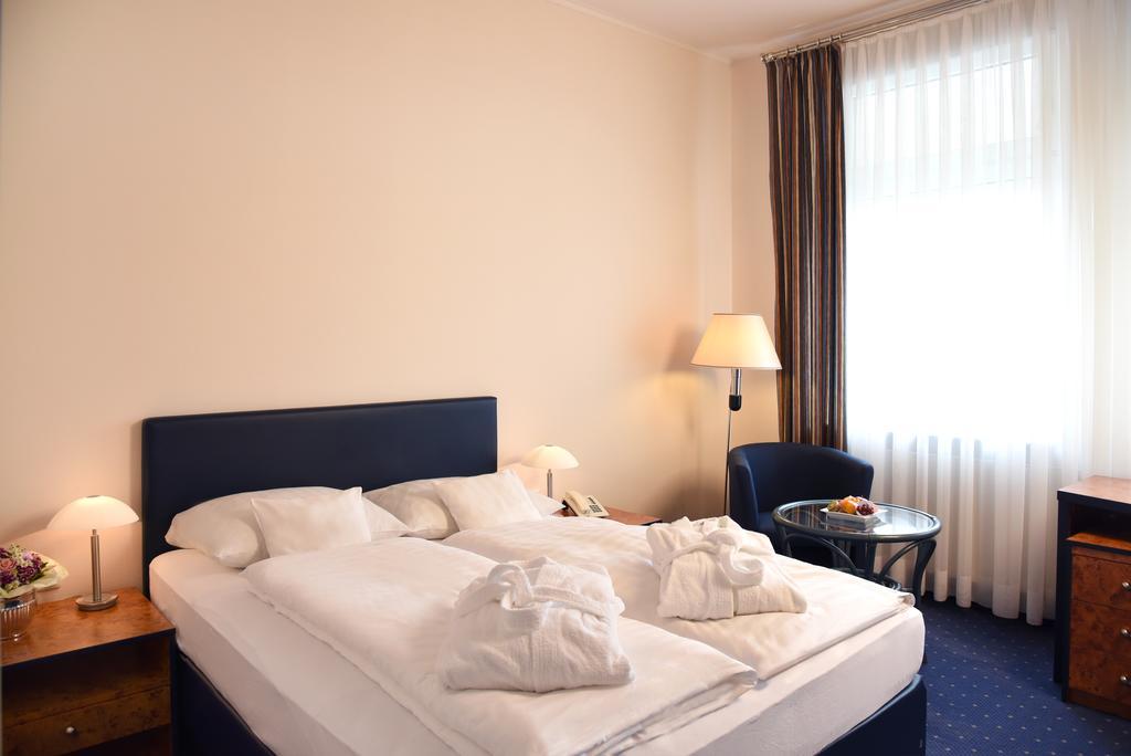 פרידריכסדורף Hotel Arkadia מראה חיצוני תמונה